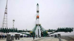 روسيا تطلق سويوز إلى المحطة الفضائية احتفاء بالذكرى الـ 60 لتحليق غاغارين